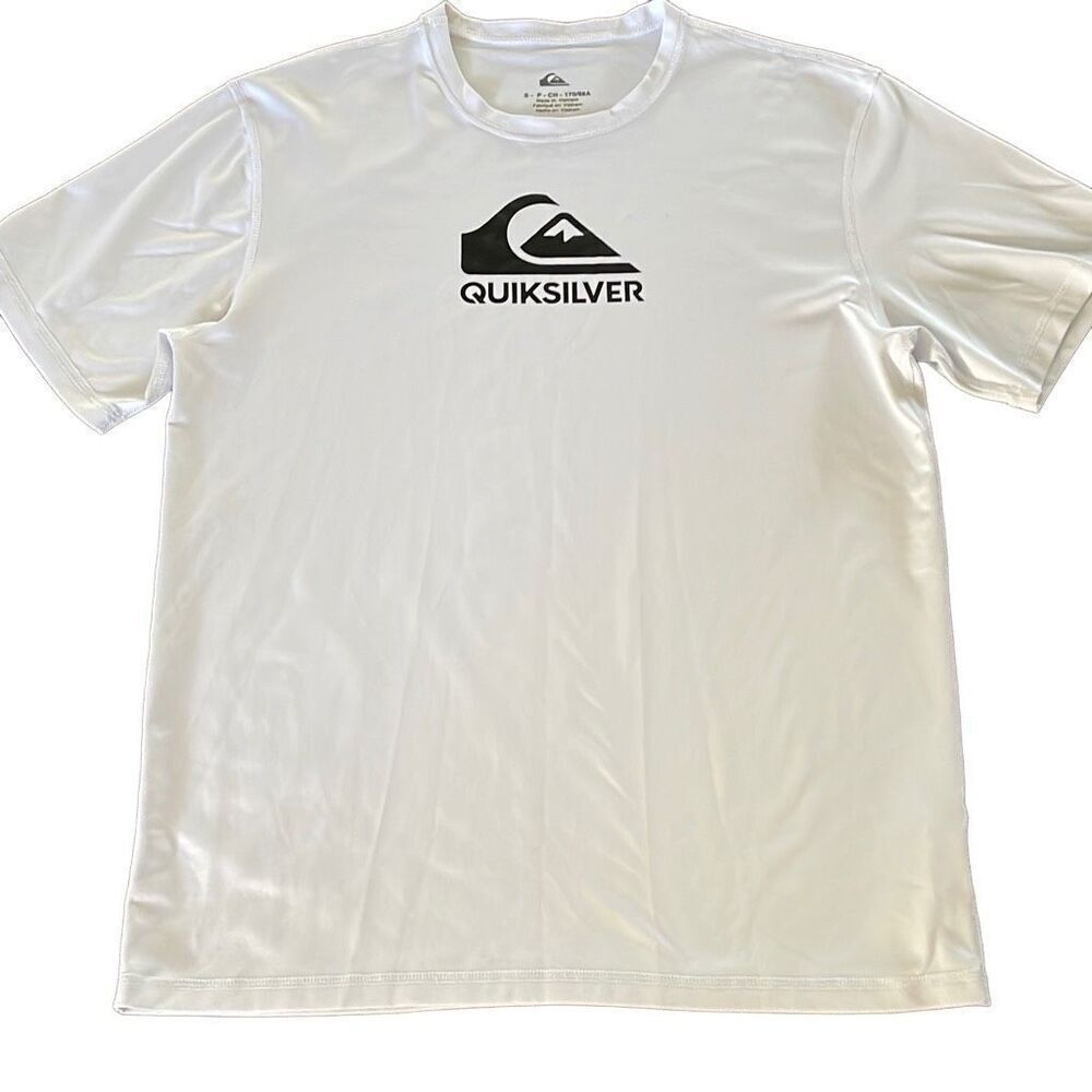 NWOT Quiksilver White w/Black Logo Short Sleeve UPF 50 Dry Fit Loose Surf Tee/Ra
